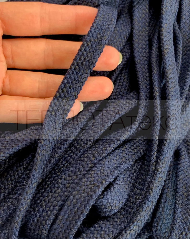 темно-синий